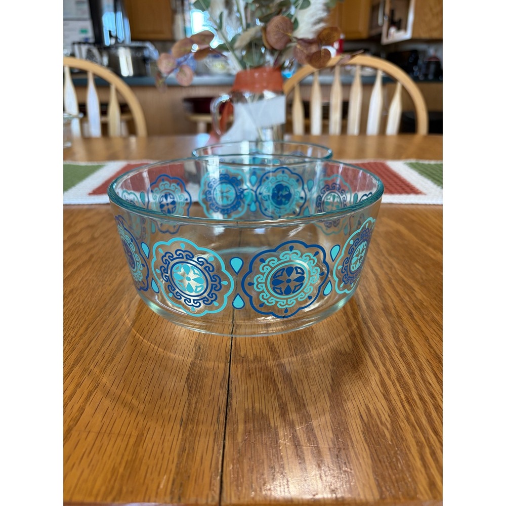 Pyrex‎ Blue Floral Medallion Glass Storage Bowls Set of 2 Round 7200 7201 USA